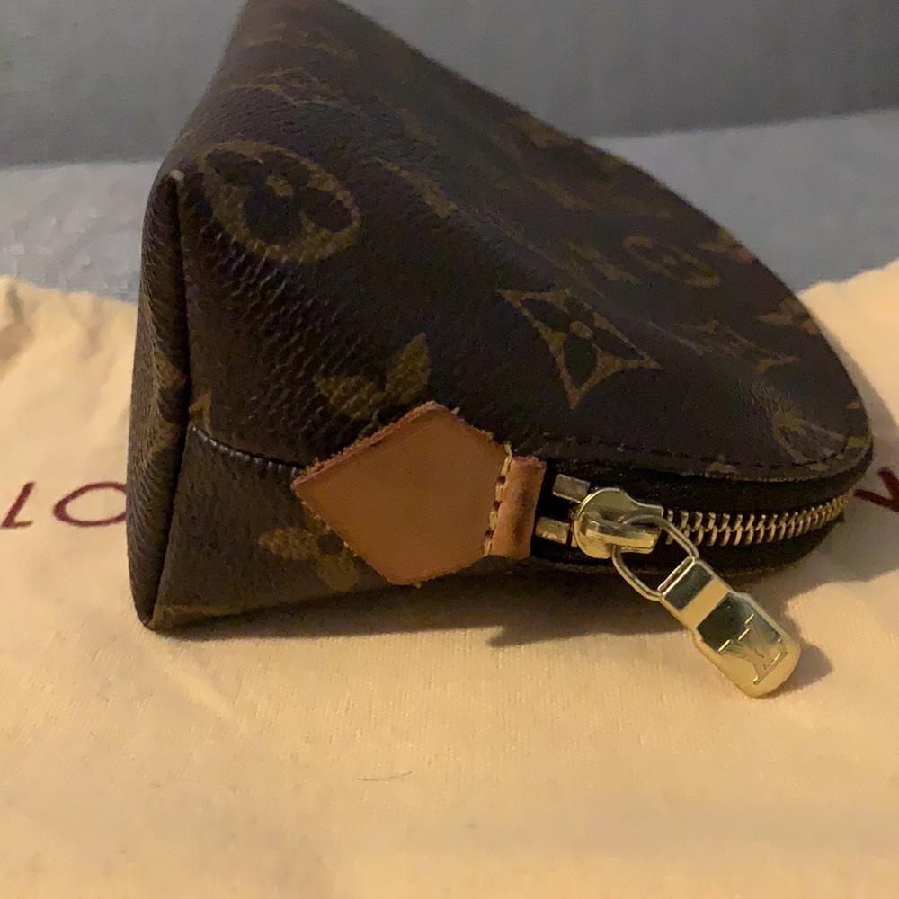 Louis Vuitton PM cosmetic case - Picture 5 of 16